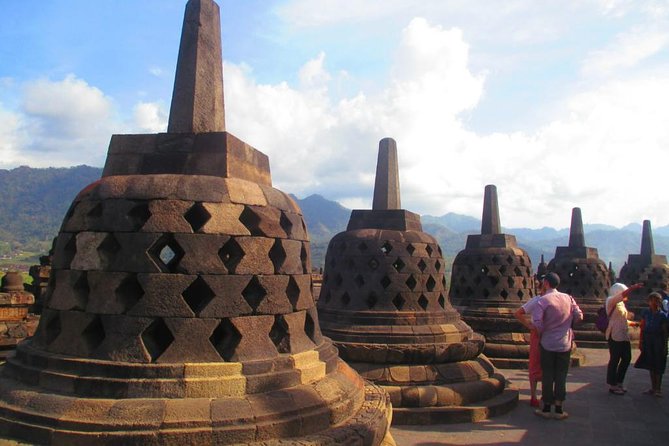 Punthuk Setumbu Sunrise, Borobudur Temple & Merapi Lava Tours - Common questions