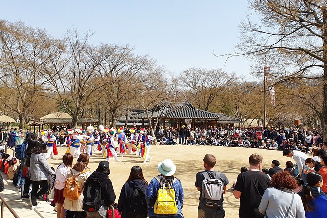 Royal Palace and Traditional Villages Wearing Hanbok Tour - Sum Up