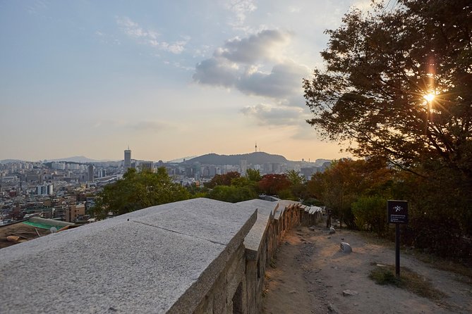 Seoul: Gyeongbok Palace, Bukchon Village, and Gwangjang Tour - Common questions