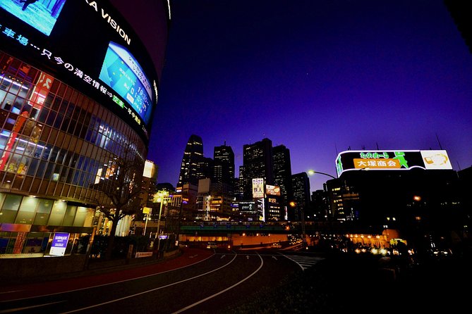 Tokyo by Night Photoshoot & Learn - Insightful Q&A With Martin ROUSSEAU