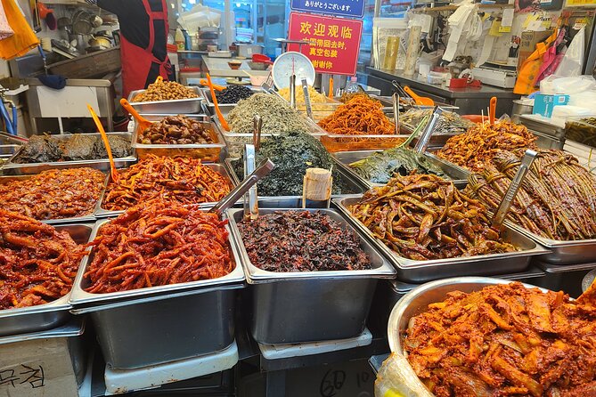 Unique Authentic Food Adventure in Gwangjang Market - Vendor Interactions