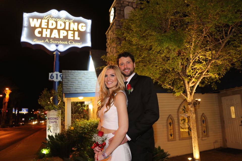 Vegas: Elvis-Themed Graceland Chapel Wedding or Vow Renewal - Sum Up