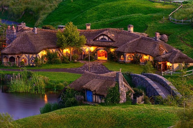 Waitomo Caves & Hobbiton Small Group Tour From Auckland - Sum Up