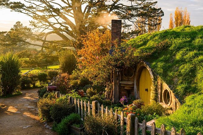 2 Day Waitomo Caves, Hobbiton Movie Set and Rotorua Tour From Auckland - Common questions