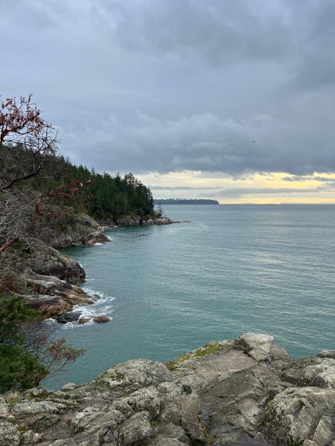 Vancouver: Lighthouse Park Hike - Experience the Beauty of Lighthouse Park