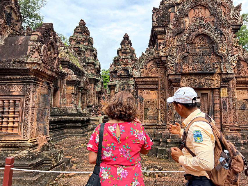 Angkor Wat Private Sunrise Guided Tour and Banteay Srei - Key Points