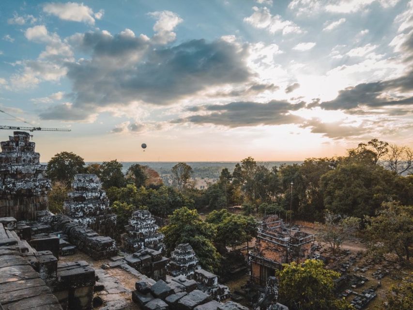 Angkor Wat: Small Circuit Tour by Car With English Guide - Key Points