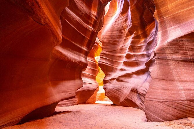 Antelope Canyon and Horseshoe Bend Day Tour With Lunch - Key Points