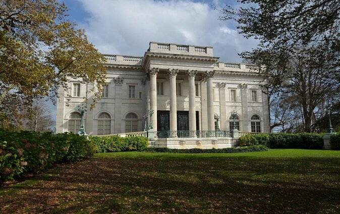Boston to Newport Small-Group Day Trip With Breakers & Marble House Admission - Key Points