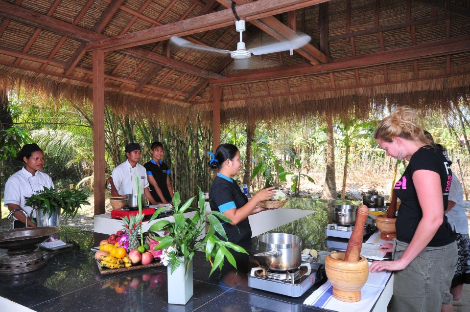 Cambodian Cooking Class From Siem Reap - Key Points