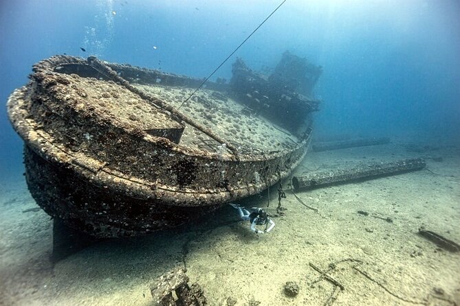 Certified Diver:2-Tank Deep Wreck and Shallow Reef Dives off Oahu - Key Points