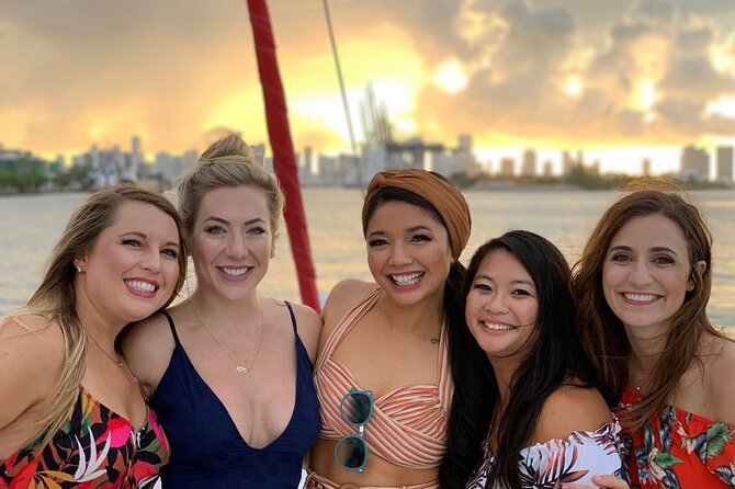 Champagne Sunset Cruise in Ft. Lauderdale - Key Points