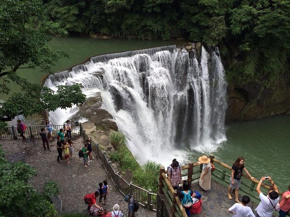 Experience Pingxi Sky Lantern and Shifen Waterfall From Taipei - Key Points