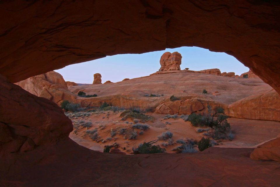 From Moab: Arches National Park 4x4 Drive and Hiking Tour - Key Points