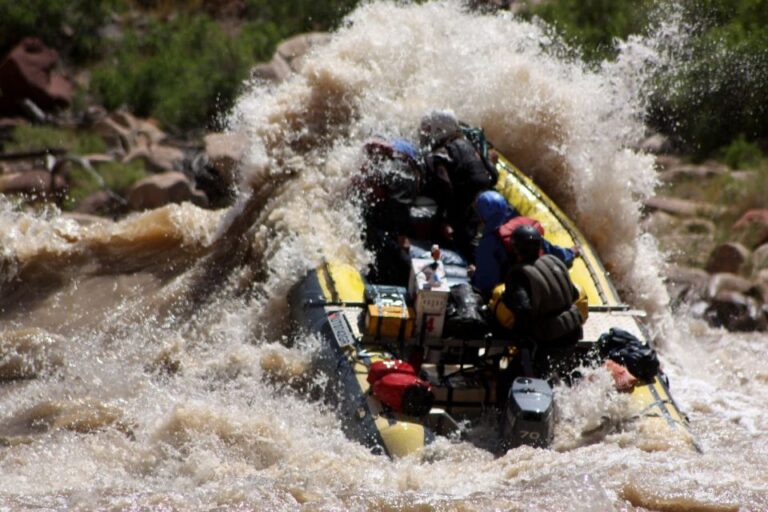 From Moab: Cataract Canyon 4-Day Guided Tour by Raft and Van