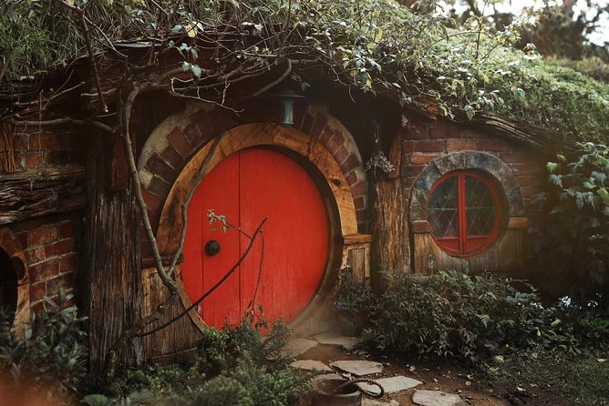 Hobbiton Lord of Rings Movie Set Tour Private Driver - Key Points
