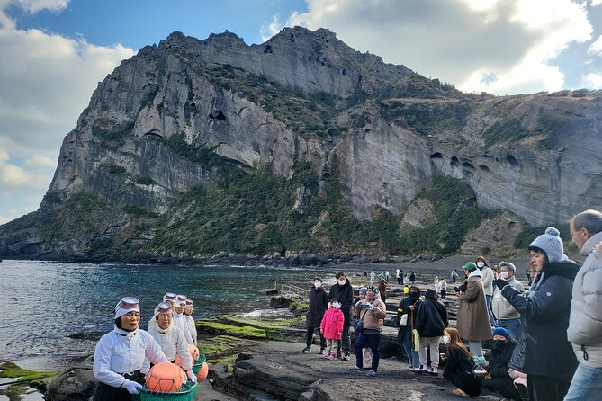 Jeju Island Japanese Customer Tour With Japanese Speaking Driver - Key Points