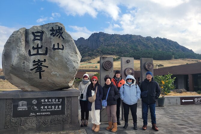 Jeju Island Limousine Jumbo Taxi Tour - Key Points