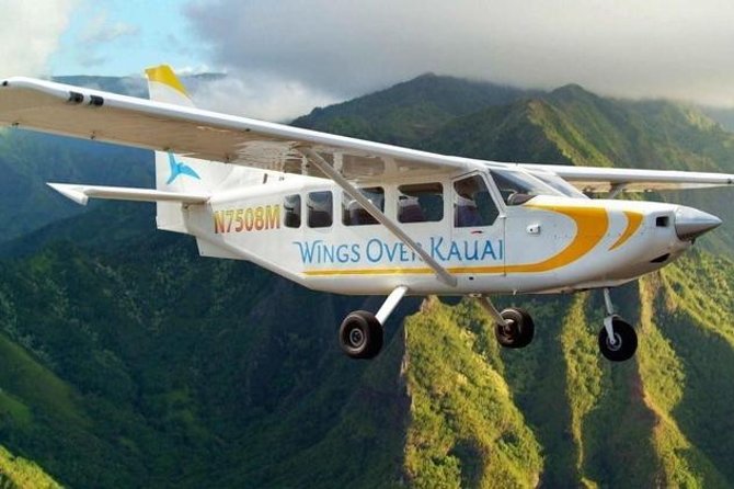 Kauai Deluxe Sightseeing Flight - Key Points