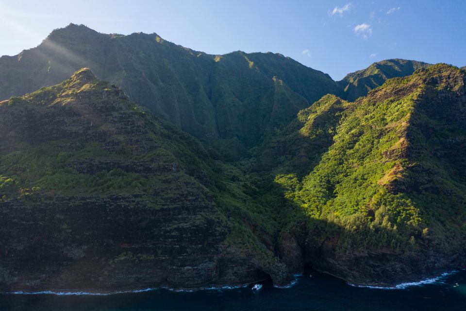 Kauai: Niihau and Na Pali Coast Full-Day Boat Tour - Key Points