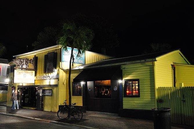 Key West Haunted Pub Crawl and Ghost Tour With Free T-Shirt - Tour Overview and Inclusions