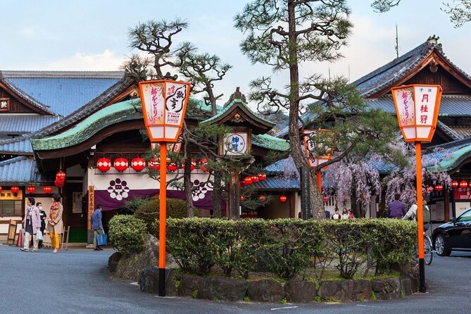 Kyoto Gion Night Walk & Japanese Whiskey Bar - Key Points