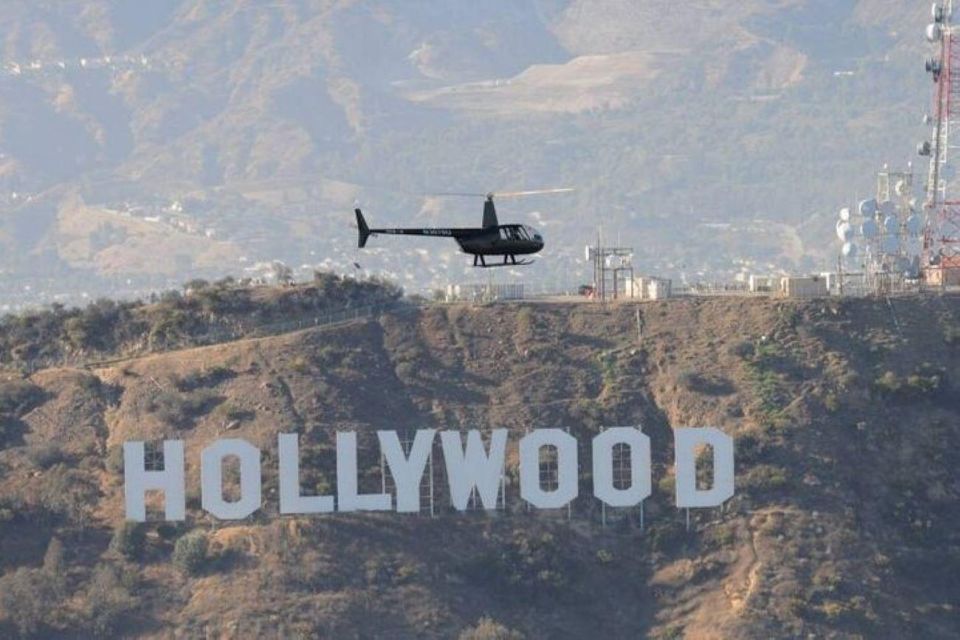 Los Angeles: 15 Minutes Hollywood Celebrity Helicopter Tour - Key Points