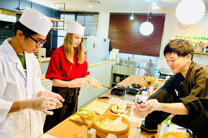 Making Authentic Japanese Food With a Samurai Chef - Key Points