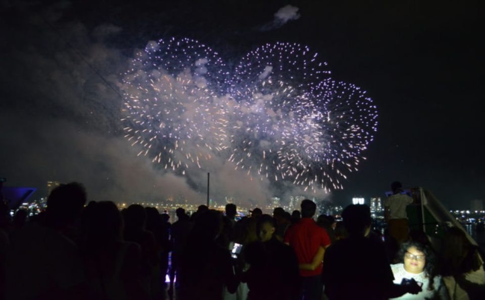 Manaus: Reveillon New Year's Eve Party Boat Tour - Key Points