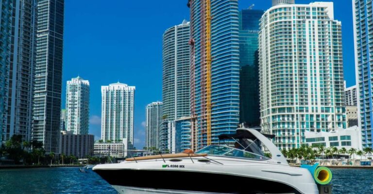 Miami: Private Yacht Cruise and Tour With Captain