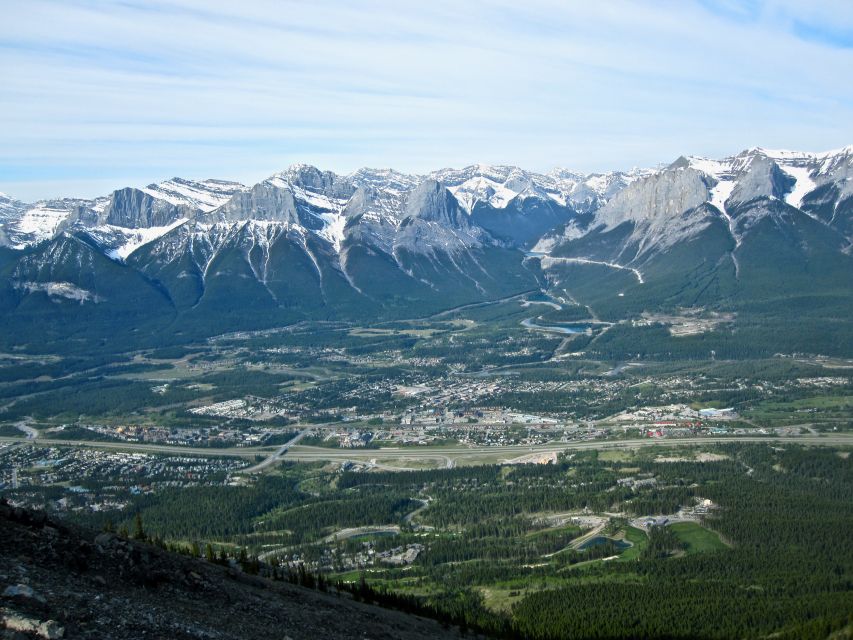 Minivan Airport Shuttle: Canmore --- Calgary - Booking Information
