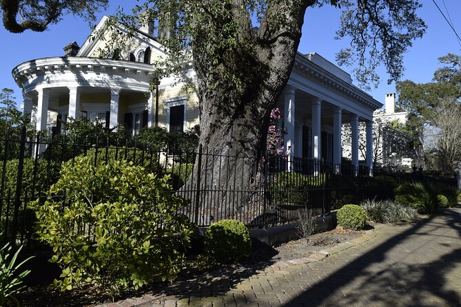 New Orleans Highlights of the Garden District Walking Tour - Key Points