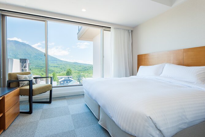Niseko 4 Nights Luxury Hotel With All Days Lift Pass &Rental Gear - Key Points