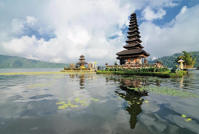 North Bali Twin Lakes Hiking & Canoeing Small-Group Day Tour  - Ubud - Key Points