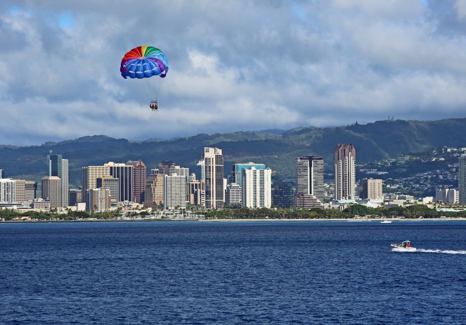 Oahu: Diamond Head Sunrise and Parasailing Tour - Key Points