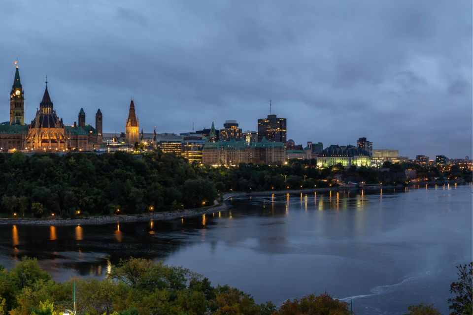 Ottawa: First Discovery Walk and Reading Walking Tour - Key Points