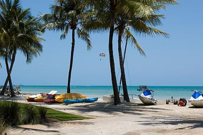 Parasailing at Smathers Beach in Key West - Key Points