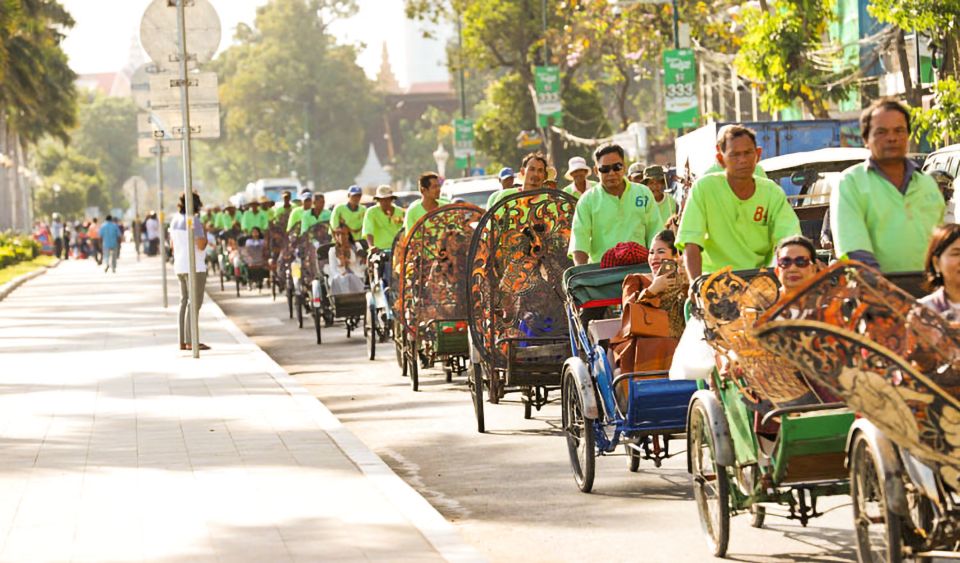 Phnom Penh: Guided Historical Day Tour by Cyclo and Tuk Tuk - Key Points