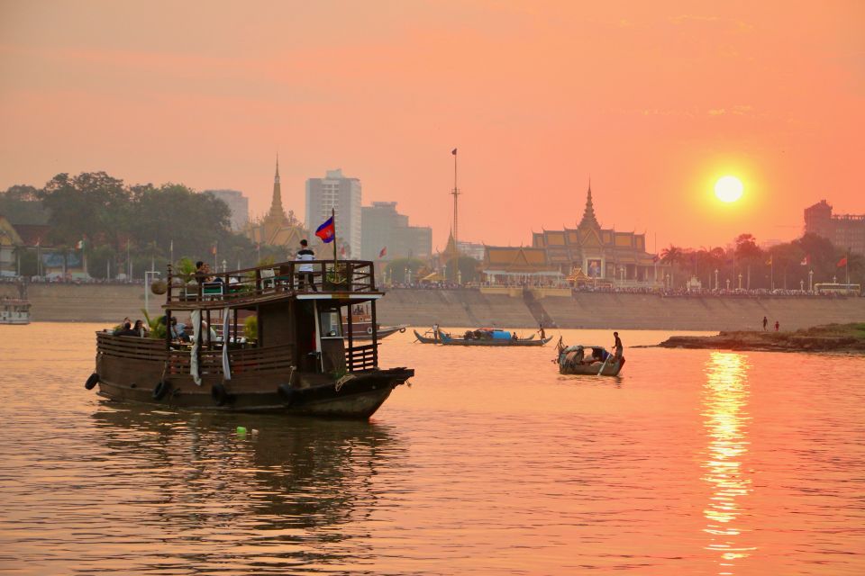 Phnom Penh: Sunset Cruise With Unlimited Beer and Drinks - Key Points