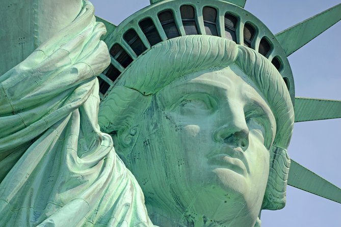 Private Statue of Liberty and Ellis Island Tour - Key Points