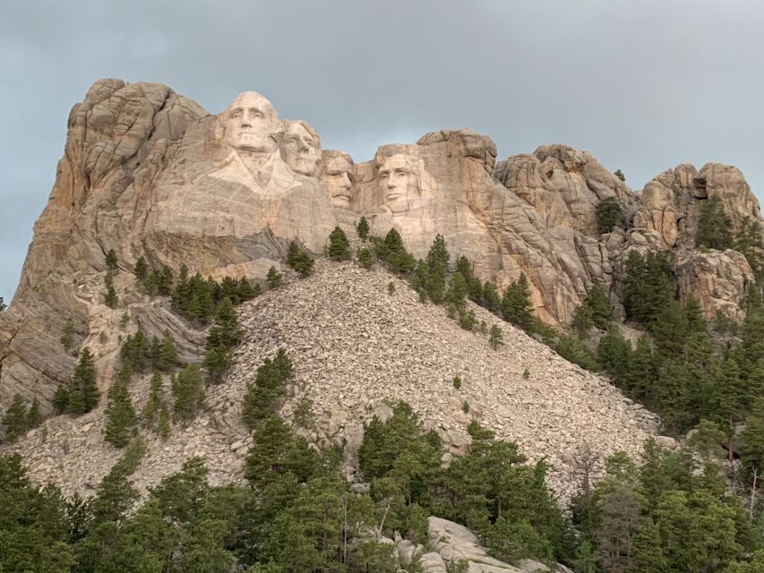 Rapid City: Private Black Hills Monuments Full-Day Tour - Key Points