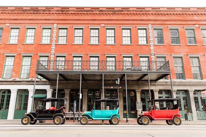 Replica 1908 Model-T Electric Golf Cart Rental - Key Points