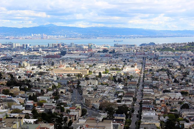 San Francisco Urban Hike: Castro and Twin Peaks - Scenic Castro Street Exploration