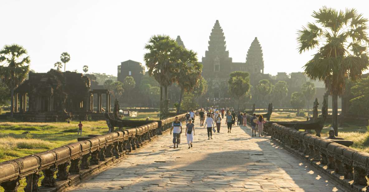 Siem Reap: Angkor Wat Small Circuit Tour With Hotel Transfer - Key Points