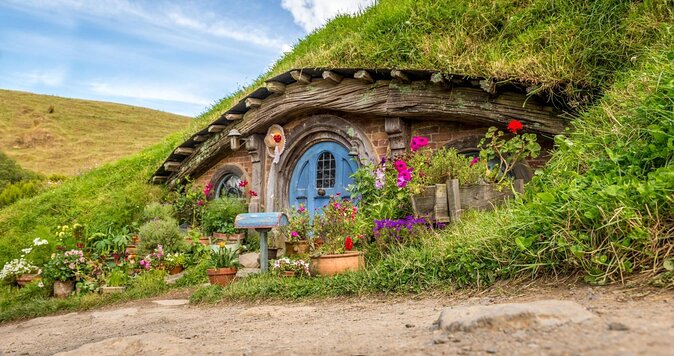 Small-Group Hobbiton Movie Set Tour From Auckland With Lunch - Key Points