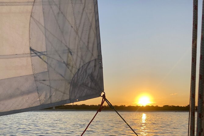 Sunset Sailing Cruise Includes Snacks & Drinks - Key Points