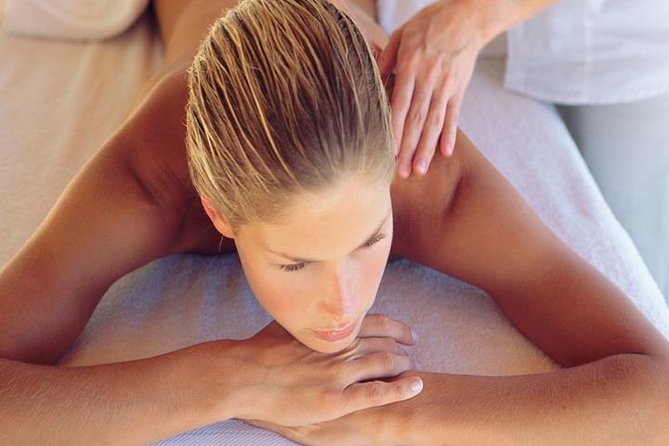 Surfers Paradise: Full-Body Massage - Key Points