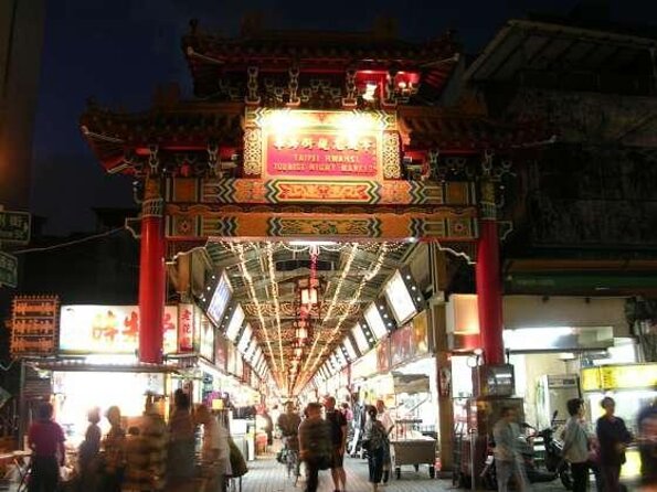 Taipei Food Tour: Night Market & Convenience Store(Food Included) - Key Points