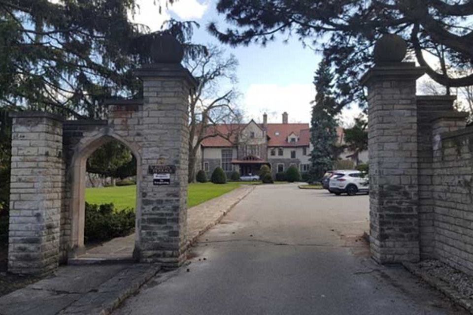 Toronto: Casa Loma's Stately Houses Mobile Audio Guide - Key Points