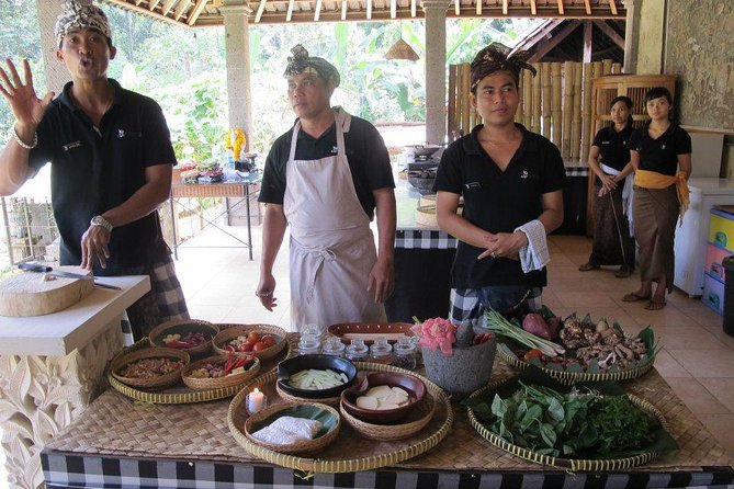 Ubud Small-Group Cooking Class With Lunch and Market Tour - Key Points